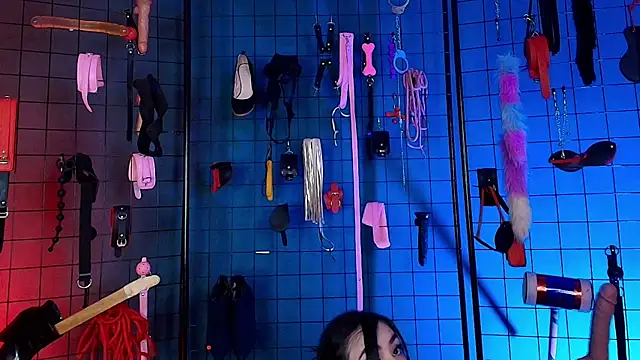 Snapshot of lucy_queensss chatting on 12/04/25, 09:12 lucy queensss online show from 12/04/25, 09:12