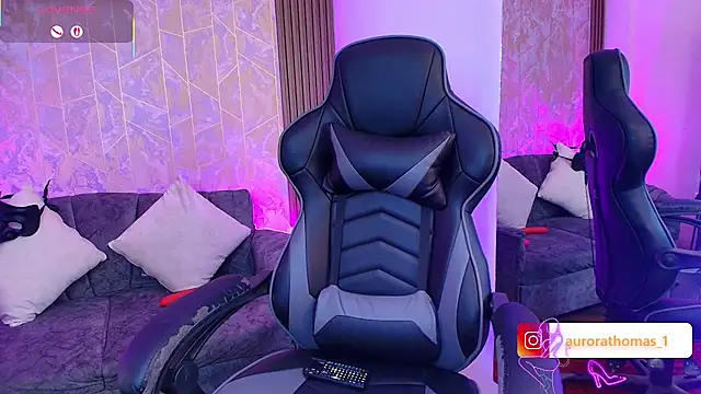 Aurora thomas  1 online show from 02/03/26, 10:59