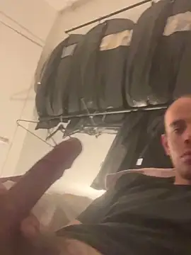 Snapshot of wyattstone chatting on 10/31/25, 03:29 wyattstone online show from 10/31/25, 03:29