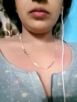 Snapshot of Bina_Bhanot chatting on 03/14/25, 04:30 Bina Bhanot online show from 03/14/25, 04:30