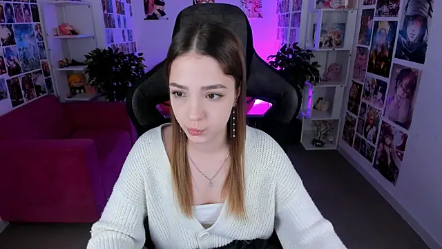 PamBeesly online show from 03/03/25, 02:47