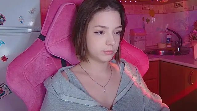 PamBeesly online show from 04/18/26, 07:07