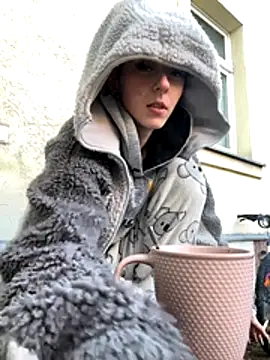 Ciara2004 online show from 12/02/25, 07:36