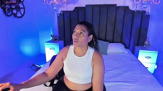 AnthonelaRusso  online show from 03/15/25, 03:29