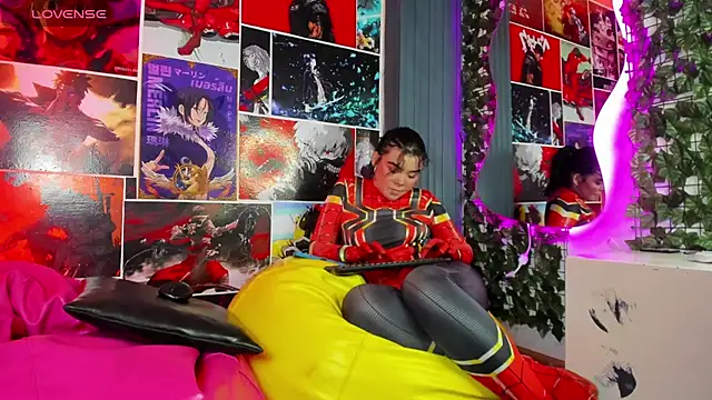 Snapshot of Zoe_Cheshire chatting on 02/03/25, 12:04 Zoe Cheshire online show from 02/03/25, 12:04