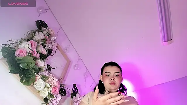 Snapshot of Zoe_Cheshire chatting on 02/10/25, 05:19 Zoe Cheshire online show from 02/10/25, 05:19