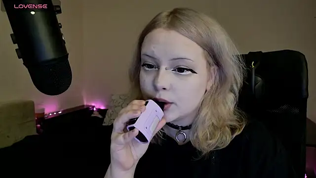 Electro doll online show from 03/15/25, 08:10