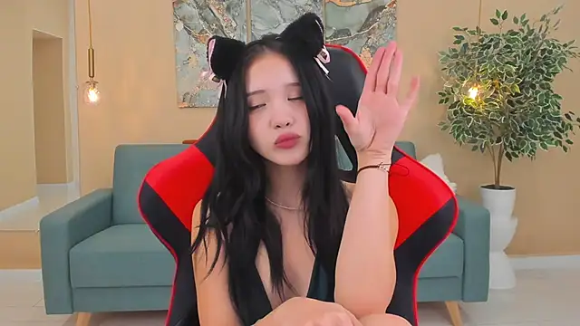 Snapshot of AnneCurtis chatting on 01/26/25, 12:43 AnneCurtis online show from 01/26/25, 12:43