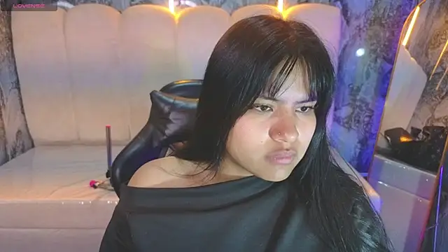 Snapshot of Paulette_v chatting on 07/08/26, 01:04 Paulette v online show from 07/08/26, 01:04