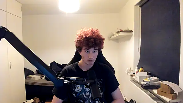 Snapshot of KawaiiMinaUwU chatting on 01/22/25, 08:49 KawaiiMinaUwU online show from 01/22/25, 08:49