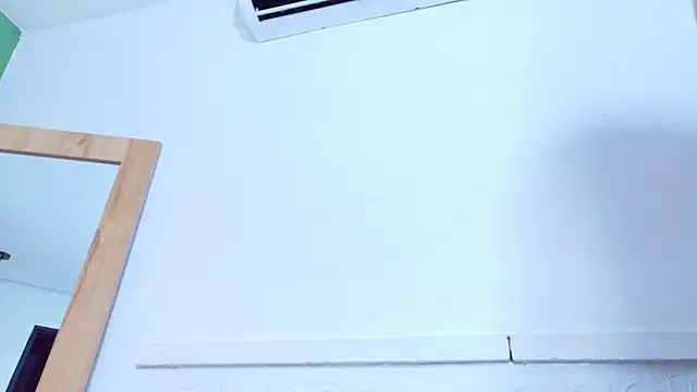 tinyy whore18 online show from 04/07/26, 04:51