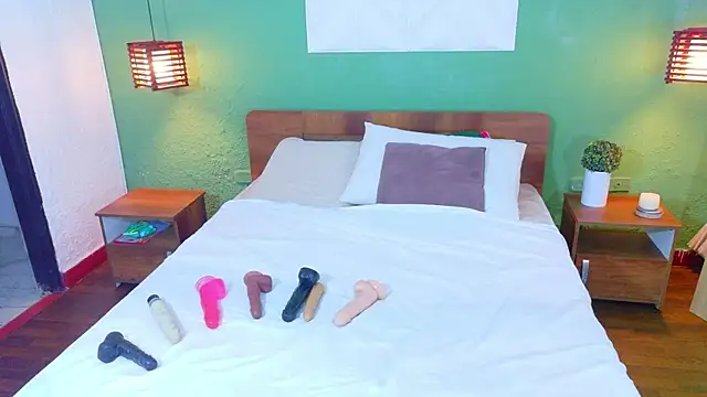 tinyy whore18 online show from 04/17/26, 06:27