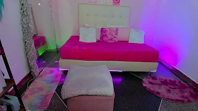 Snapshot of ScarlettDreamss7 chatting on 09/09/25, 02:11 ScarlettDreamss7 online show from 09/09/25, 02:11