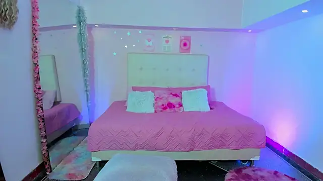 Snapshot of ScarlettDreamss7 chatting on 10/04/25, 01:47 ScarlettDreamss7 online show from 10/04/25, 01:47