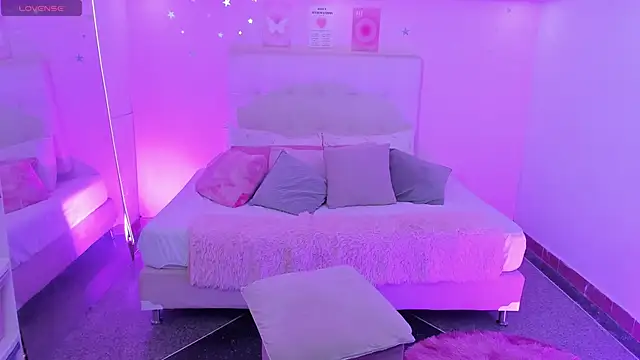 ScarlettDreamss7 online show from 04/22/26, 11:12