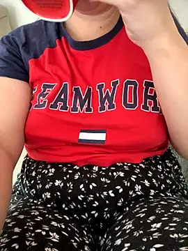 Snapshot of haskadin chatting on 10/13/25, 09:09 haskadin online show from 10/13/25, 09:09