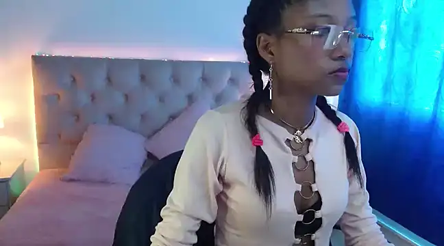 LITTLEDOLLHOT online show from 02/06/25, 05:09