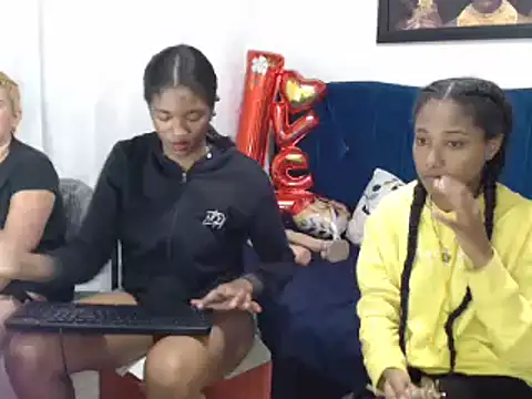 LITTLEDOLLHOT online show from 02/28/25, 02:09