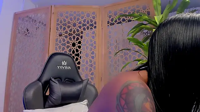 sophierooy22 online show from 02/06/25, 02:58