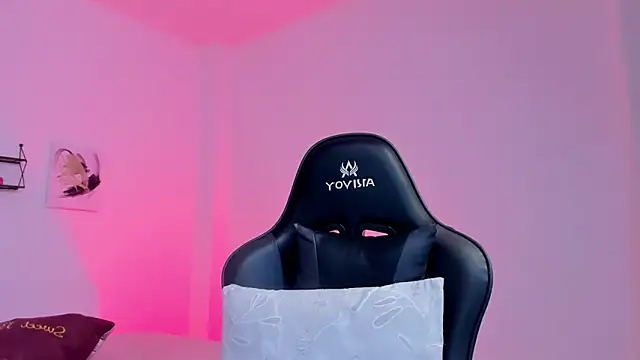 sophierooy22 online show from 03/06/26, 03:58