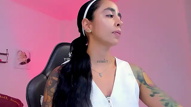 sophierooy22 online show from 03/08/26, 04:05