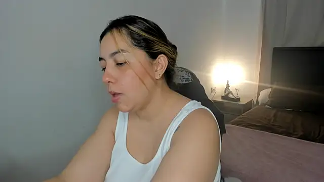 brithany olson25 online show from 04/15/26, 06:37