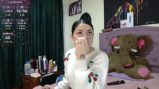 Emmie Hot online show from 10/01/25, 12:00