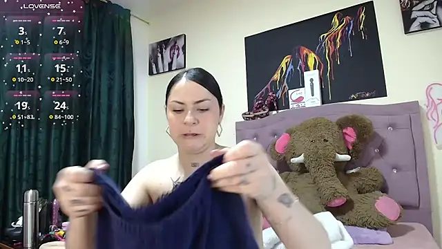 Emmie Hot online show from 10/03/25, 12:02