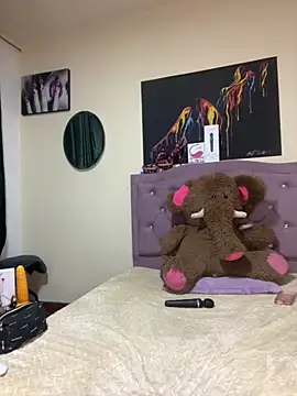 Emmie Hot online show from 11/07/25, 12:05