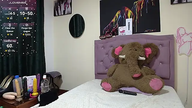 Emmie Hot online show from 11/29/25, 12:19