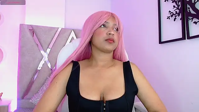 Sophia waalker  1 online show from 01/19/25, 11:45