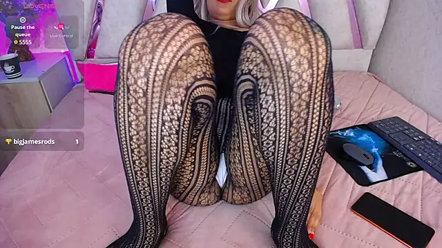 Sophia waalker  1 online show from 01/30/25, 02:04