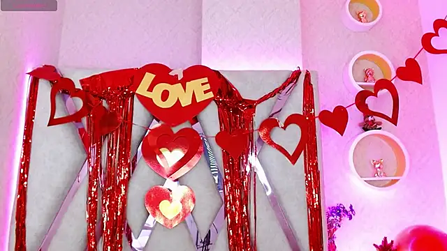 Sophia waalker  1 online show from 02/13/25, 06:38