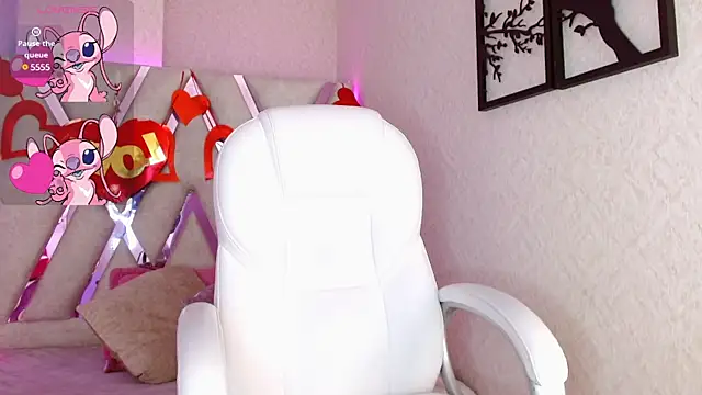 Sophia waalker  1 online show from 02/25/25, 12:34