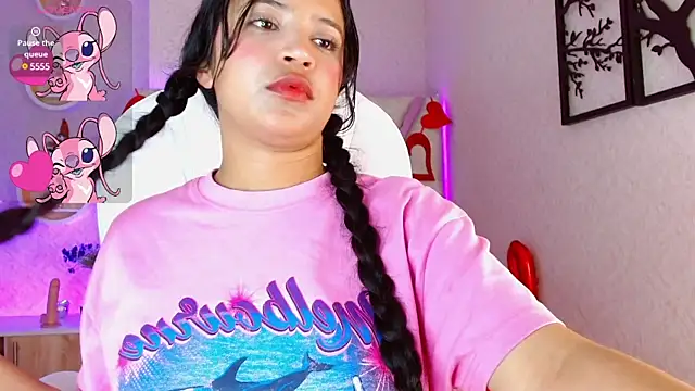 Sophia waalker  1 online show from 02/26/25, 05:07