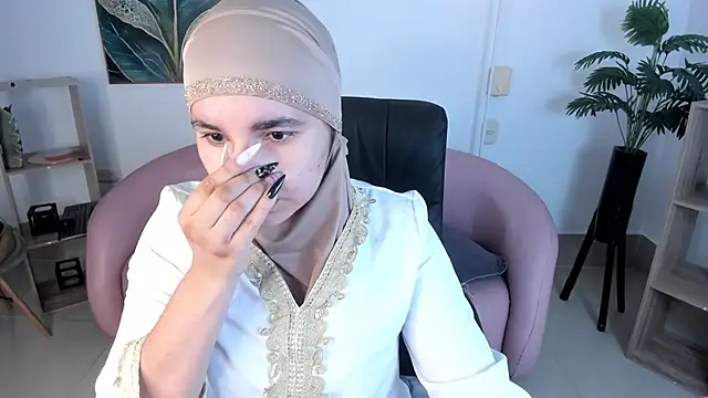 Ayha khalaf online show from 10/24/25, 01:13