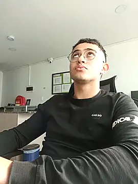 Thonny-becker online show from 02/15/25, 09:48