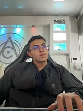 Thonny-becker online show from 10/21/25, 11:27