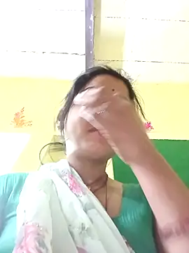 Bhuvi Bedi online show from 02/23/25, 10:42