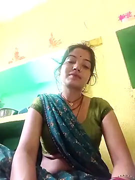 Bhuvi Bedi online show from 02/26/25, 11:48