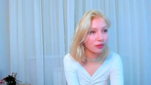 Snapshot of SallyCha chatting on 01/19/25, 08:19 SallyCha online show from 01/19/25, 08:19