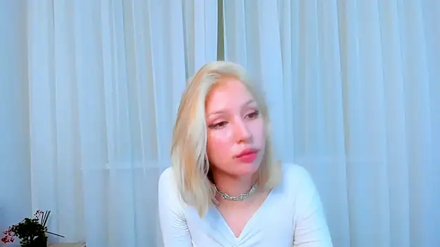 Snapshot of SallyCha chatting on 01/19/25, 11:21 SallyCha online show from 01/19/25, 11:21