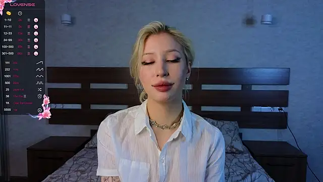 Snapshot of SallyCha chatting on 02/10/25, 09:15 SallyCha online show from 02/10/25, 09:15