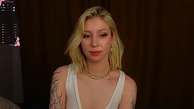 Snapshot of SallyCha chatting on 02/22/25, 04:18 SallyCha online show from 02/22/25, 04:18