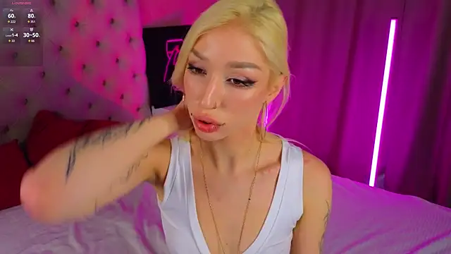 Snapshot of SallyCha chatting on 11/24/25, 08:03 SallyCha online show from 11/24/25, 08:03