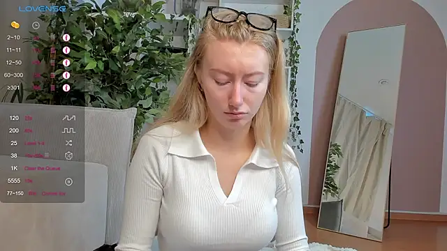 Rachel Rut online show from 09/18/25, 04:14