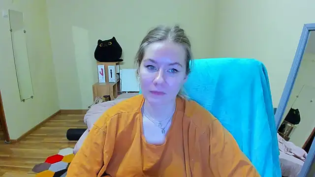 Snapshot of EmilyPaw chatting on 02/25/25, 05:58 EmilyPaw online show from 02/25/25, 05:58
