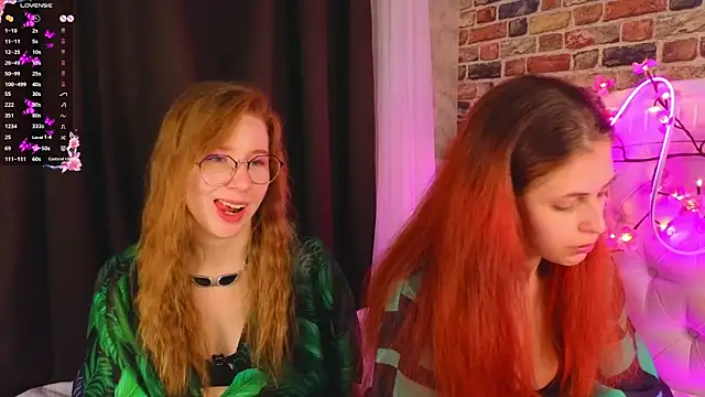 Snapshot of MarjorieBrown chatting on 11/24/25, 08:19 MarjorieBrown online show from 11/24/25, 08:19