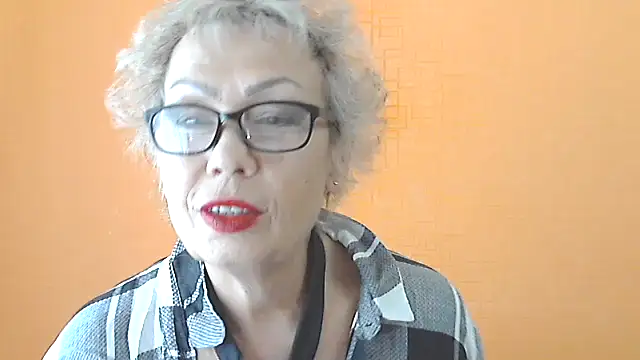 Snapshot of NessyJenixs chatting on 09/24/25, 06:39 NessyJenixs online show from 09/24/25, 06:39