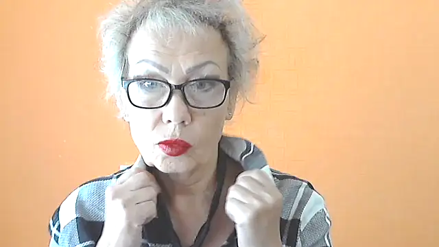 Snapshot of NessyJenixs chatting on 09/28/25, 06:30 NessyJenixs online show from 09/28/25, 06:30